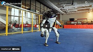 Screenshot der Vorschau des Youtube-Videos "Do You Love Me?" von Boston Dynamics vom 29.12.2020. Zum Video klicken: https://www.youtube.com/watch?v=fn3KWM1kuAw